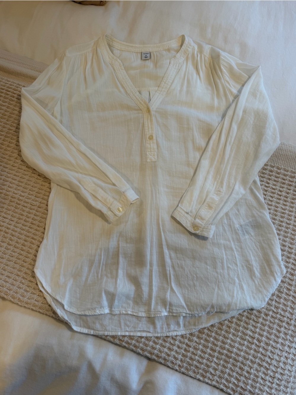 Old Navy Women’s White Airy Blouse/Shirt - Size XS
